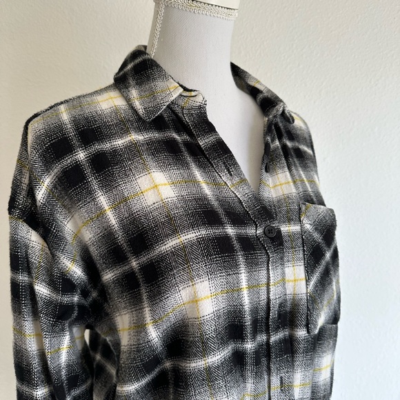 B.P. Button down flannel - Picture 1 of 4